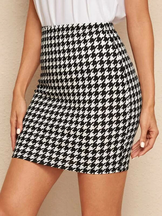 Hannah - Houndstooth Fitted Skirt