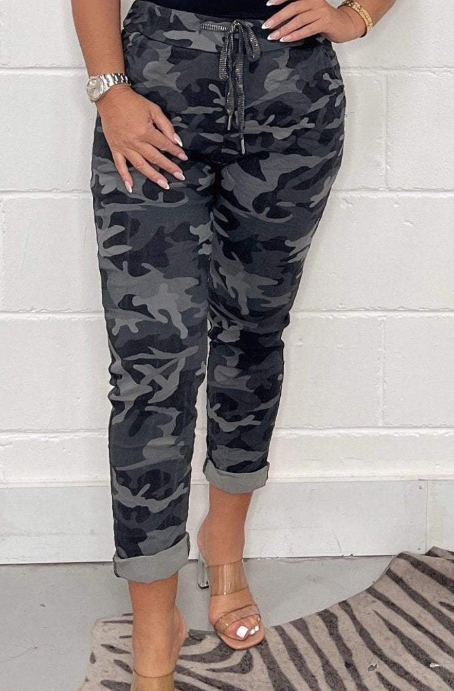 Karen – Casual Loose Camouflage Print Pants