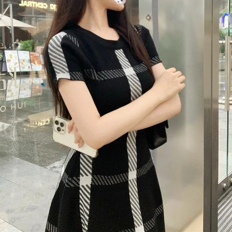 Vespera - Chic Slim Fit Knit Dress for Women