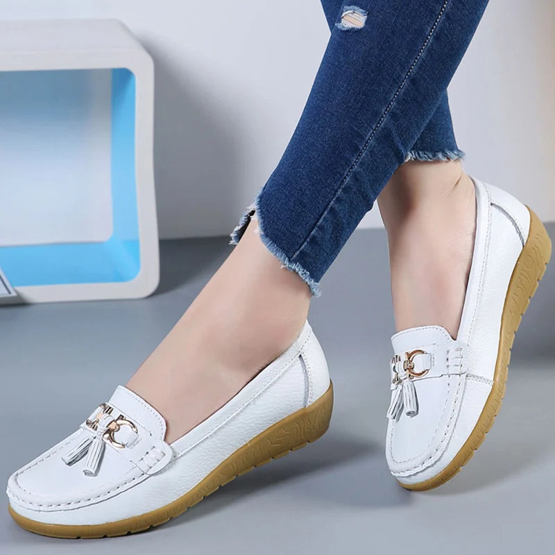 Cassia - Stylish Low-Heeled Sneakers for Women