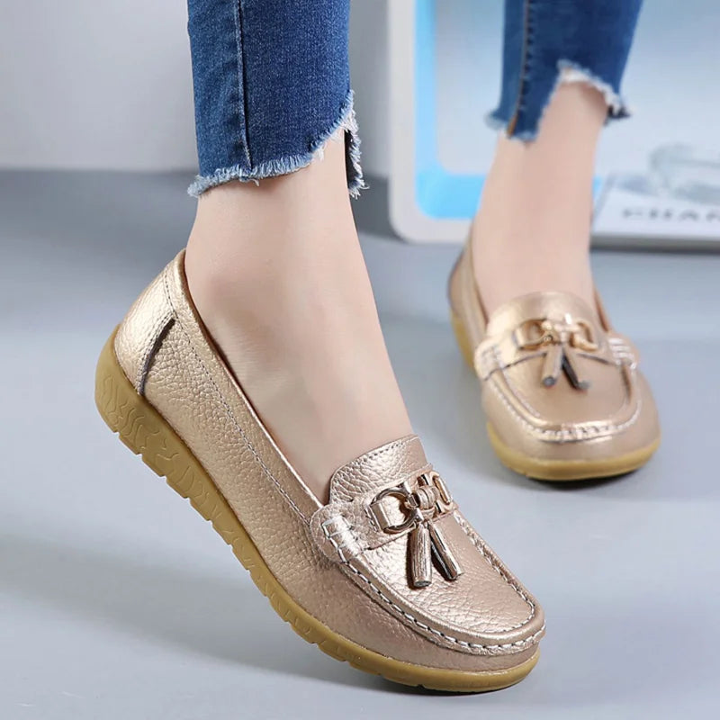 Cassia - Stylish Low-Heeled Sneakers for Women