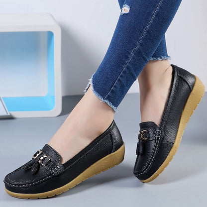 Cassia - Stylish Low-Heeled Sneakers for Women