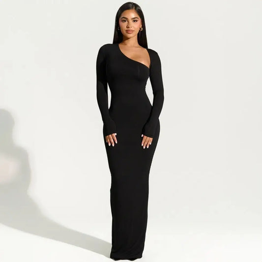 Jordan-Slim black dress with long sleeves