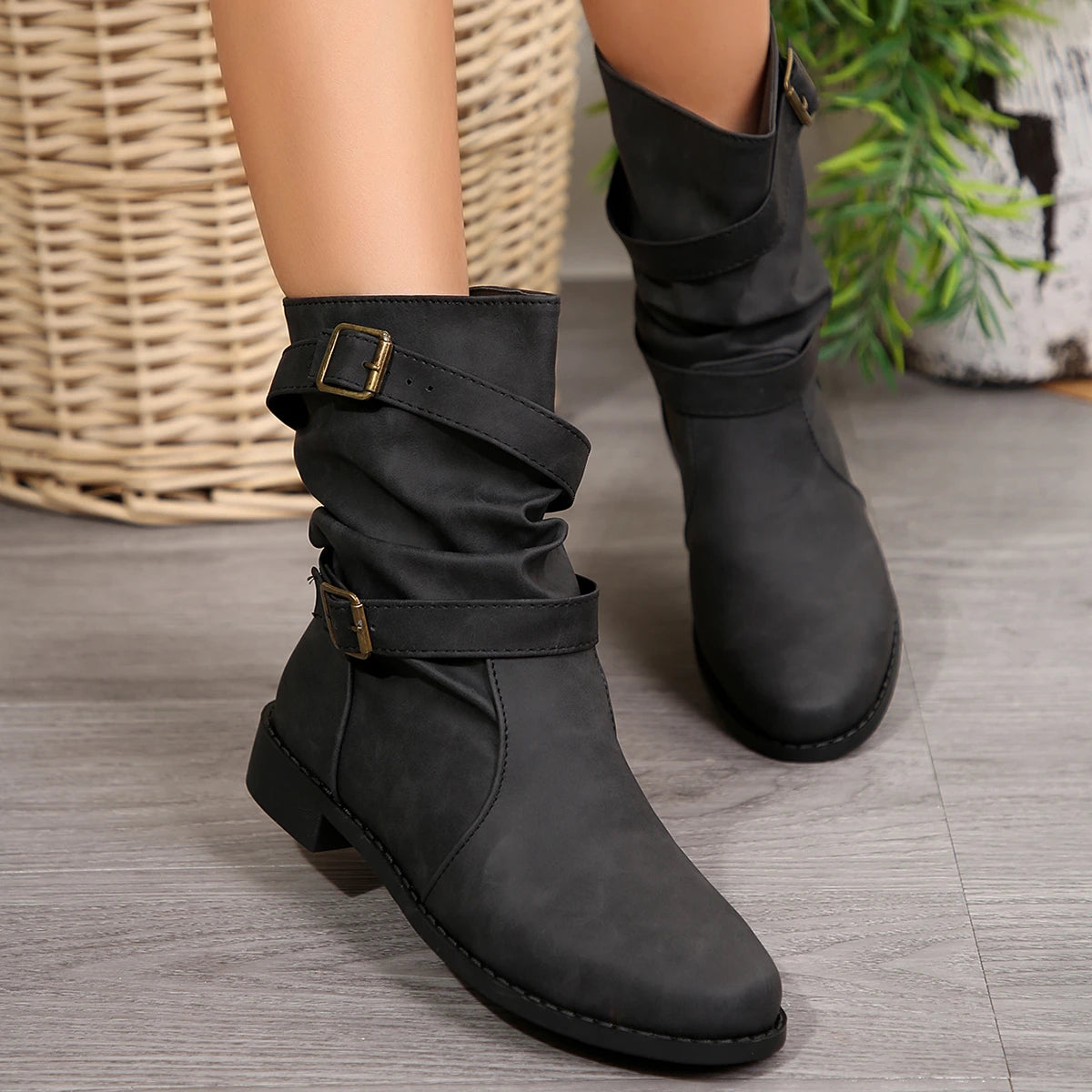 Hannah - Women's Lightweight Round Toe Casual Boots