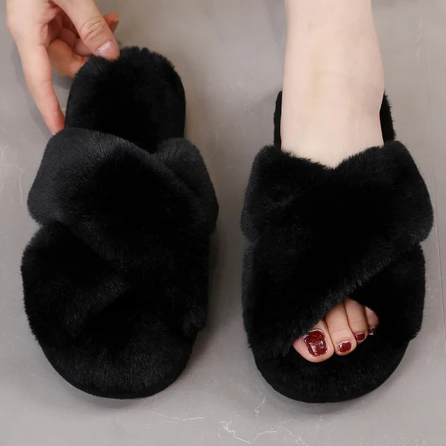 Elara - Cozy Faux Fur Slippers