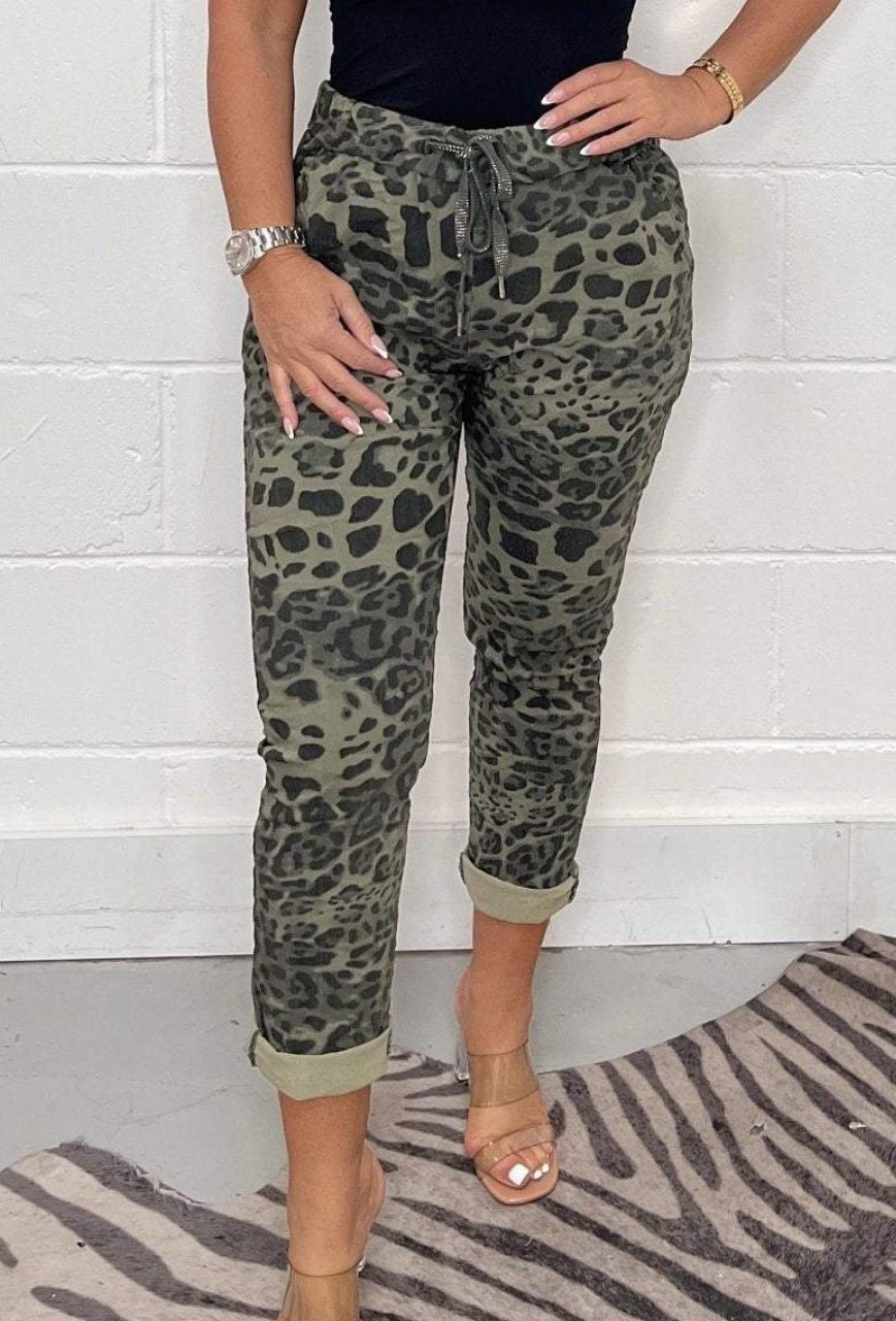 Karen – Casual Loose Camouflage Print Pants