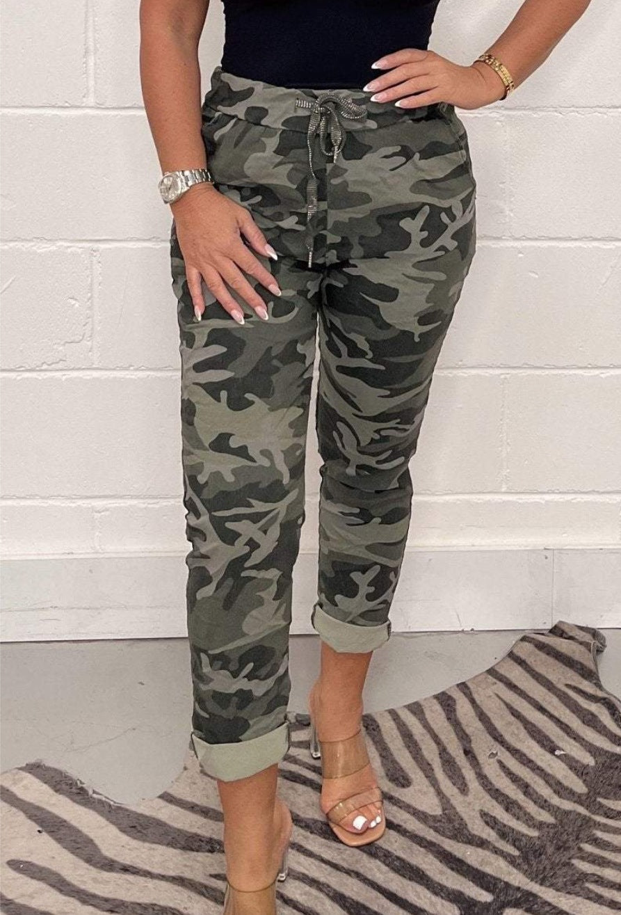 Karen – Casual Loose Camouflage Print Pants